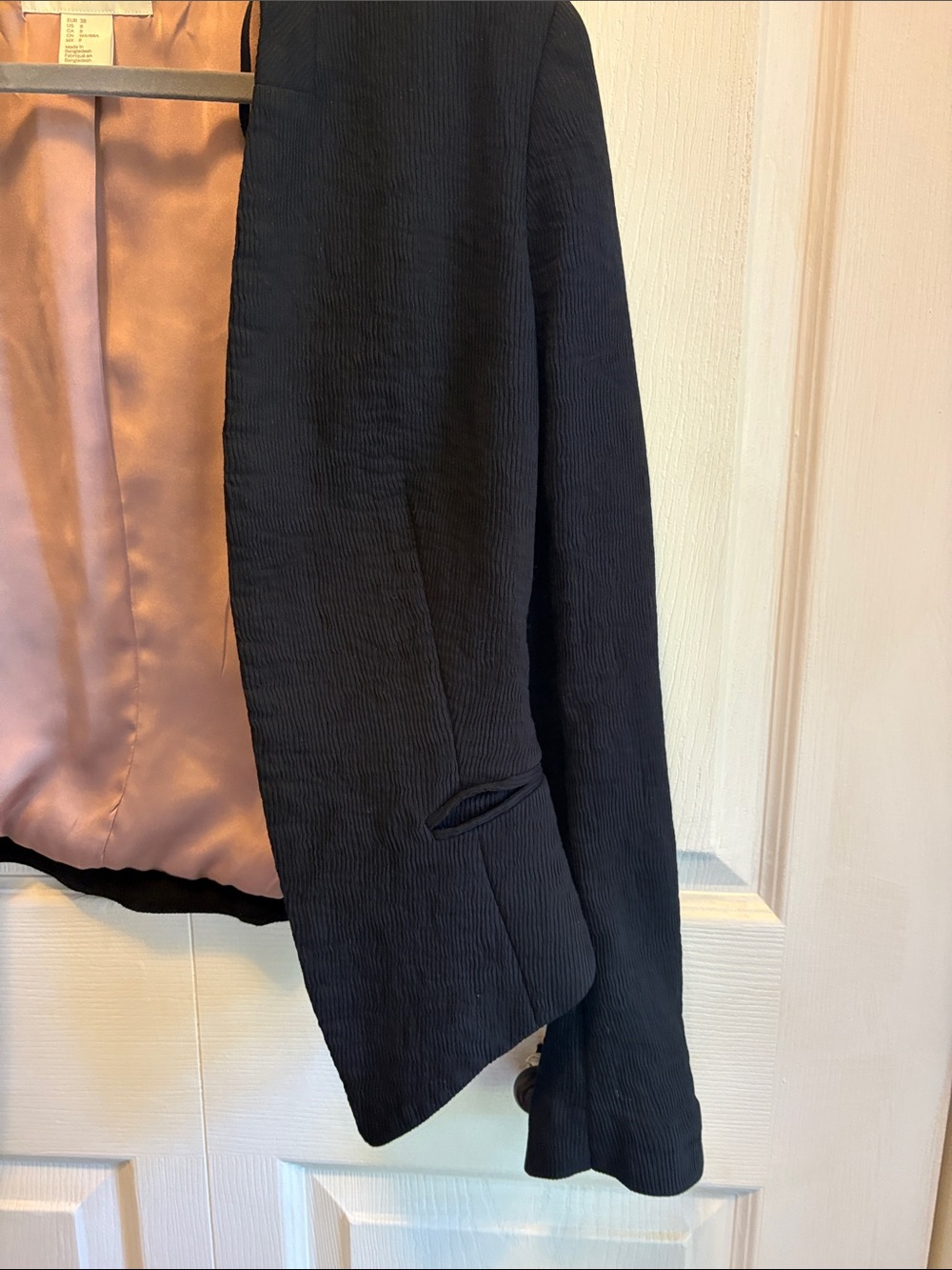 H&M Black Open-Front Blazer with Pink Satin Lining - Picture 8 of 11